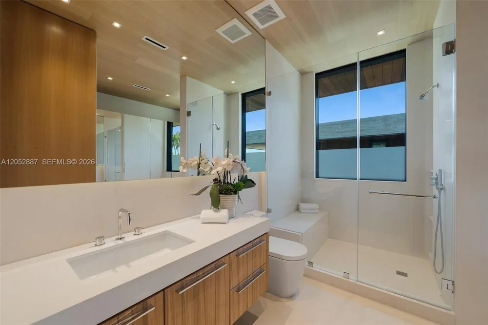 1420 W 23rd St Miami Beach, FL 33140