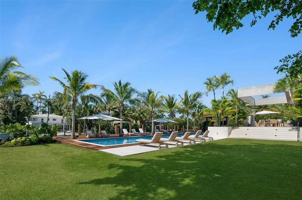 1420 W 23rd St Miami Beach, FL 33140