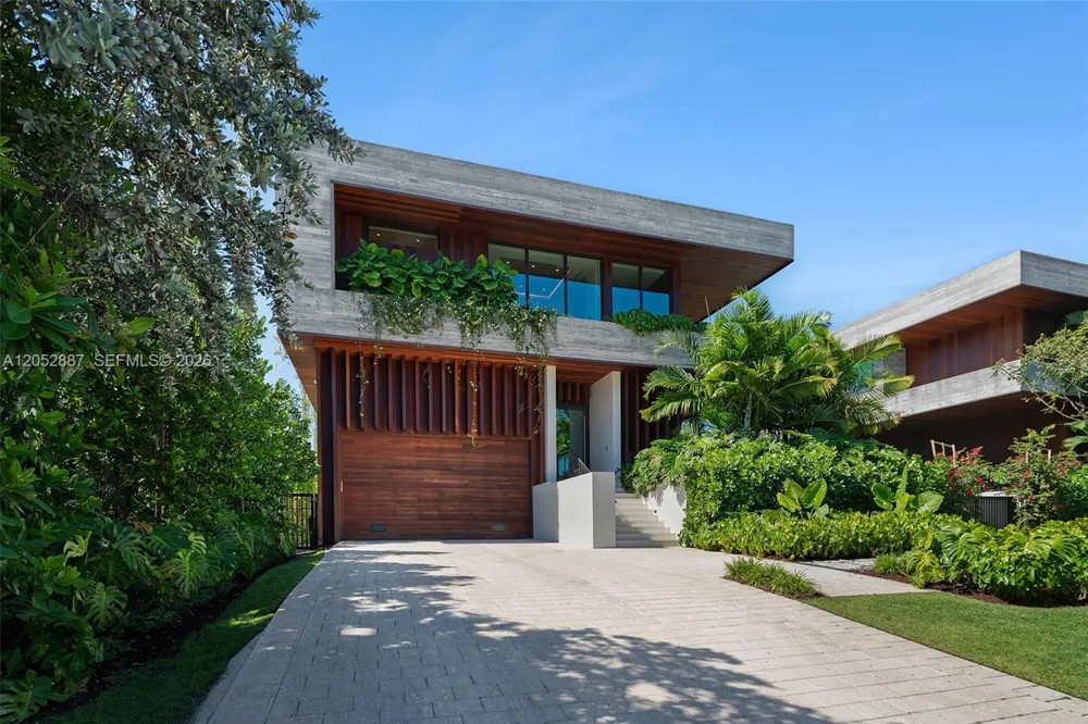 1420 W 23rd St Miami Beach, FL 33140
