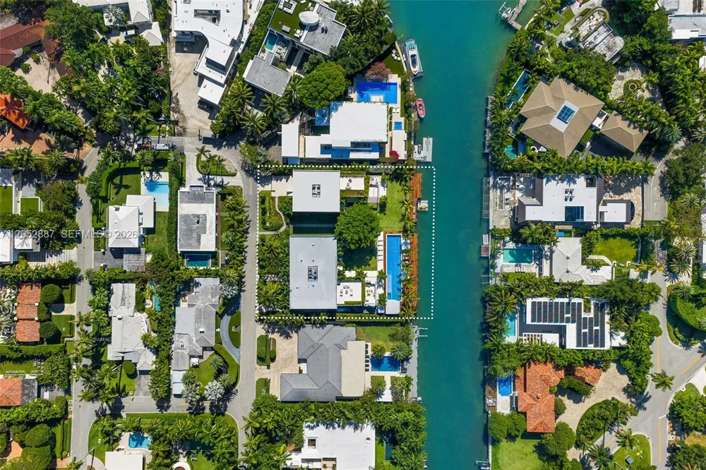 1420 W 23rd St Miami Beach, FL 33140