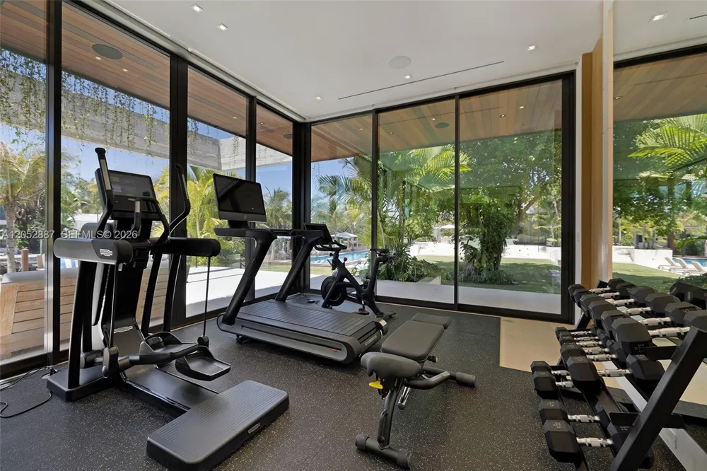 1420 W 23rd St Miami Beach, FL 33140