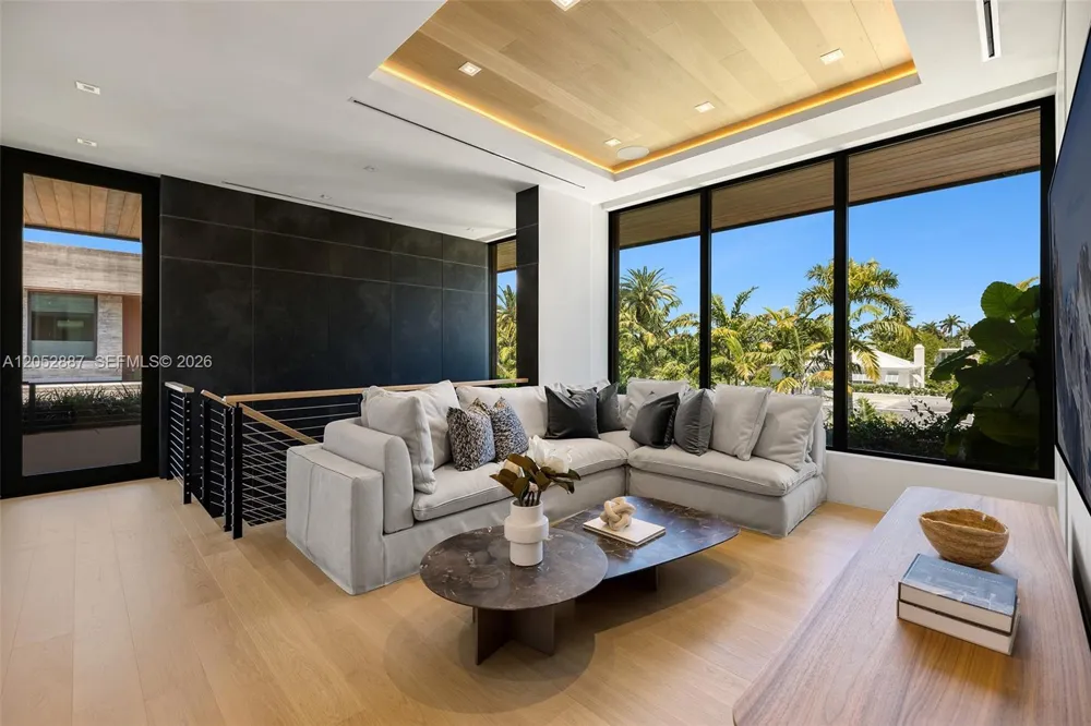 1420 W 23rd St Miami Beach, FL 33140