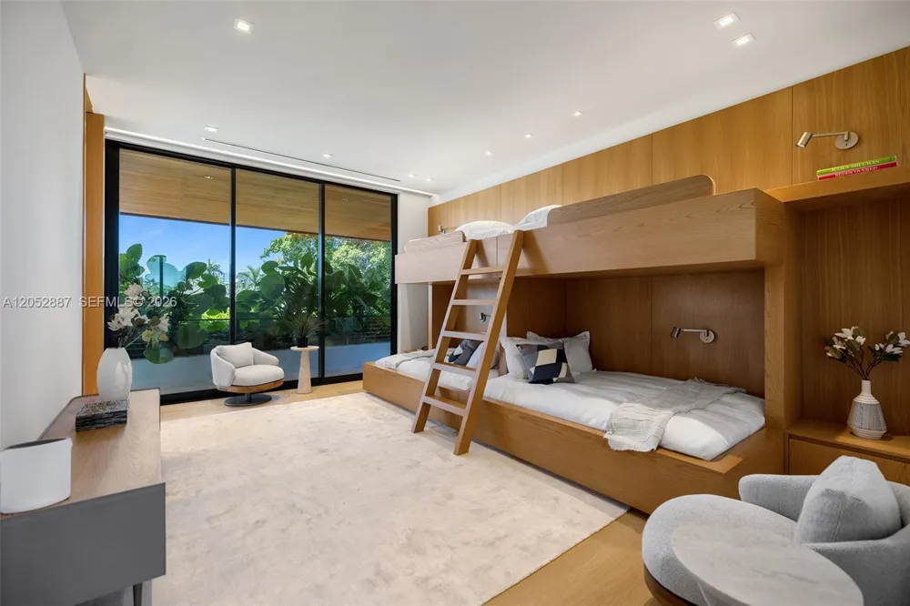 1420 W 23rd St Miami Beach, FL 33140