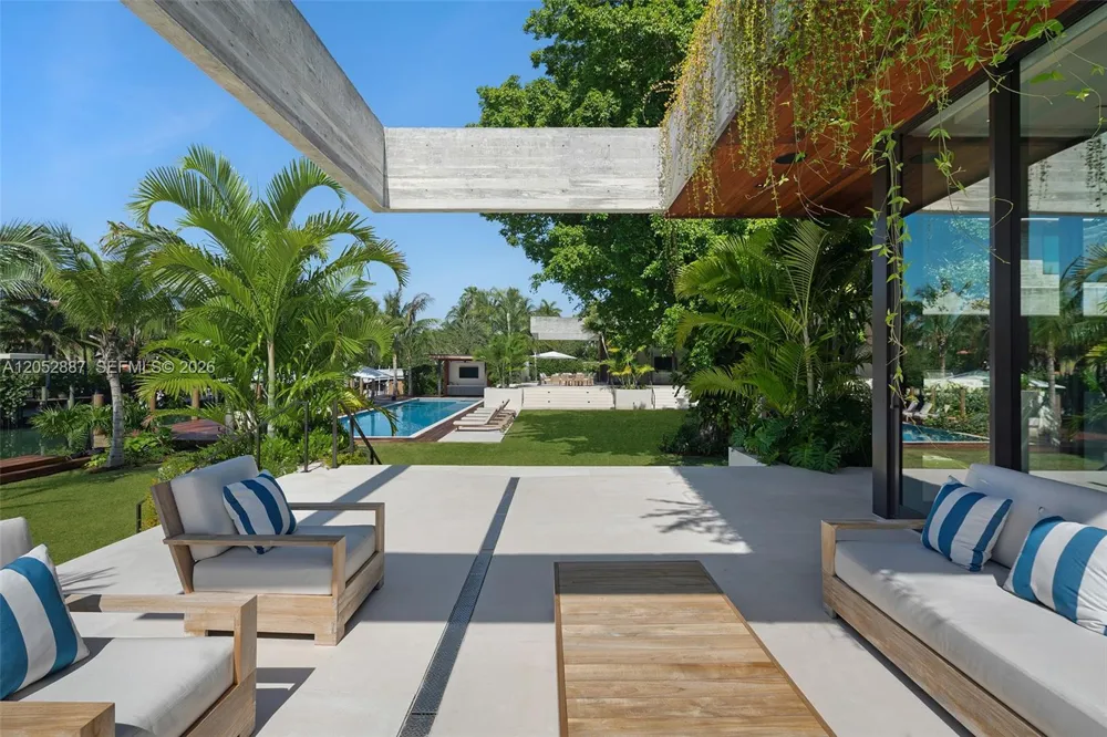 1420 W 23rd St Miami Beach, FL 33140