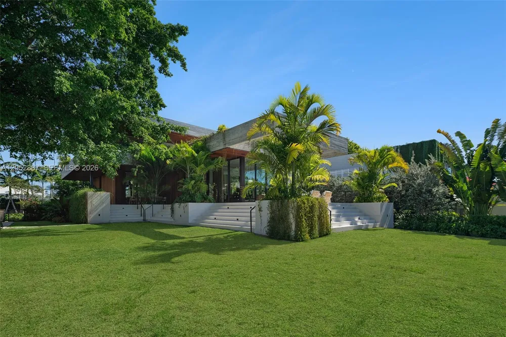 1420 W 23rd St Miami Beach, FL 33140