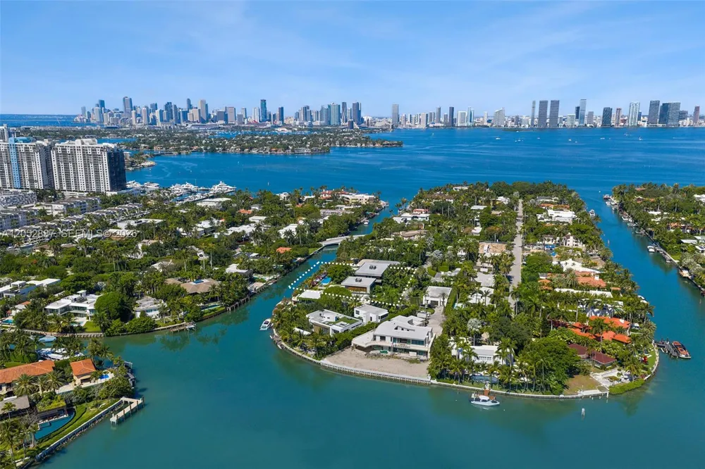 1420 W 23rd St Miami Beach, FL 33140