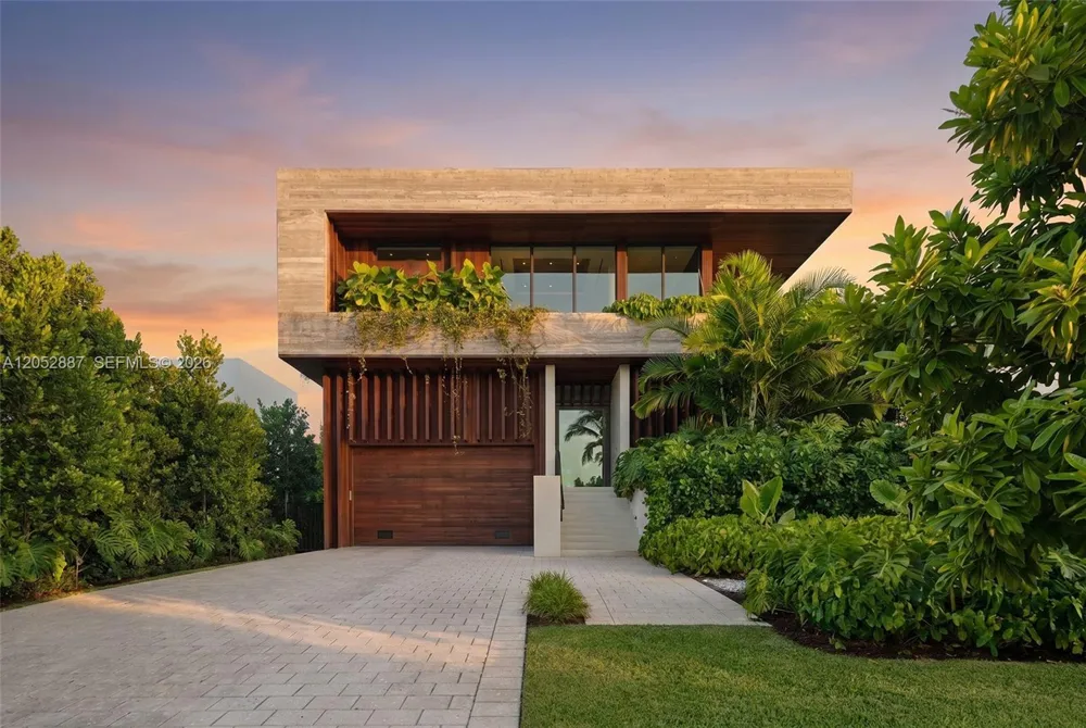 1420 W 23rd St Miami Beach, FL 33140