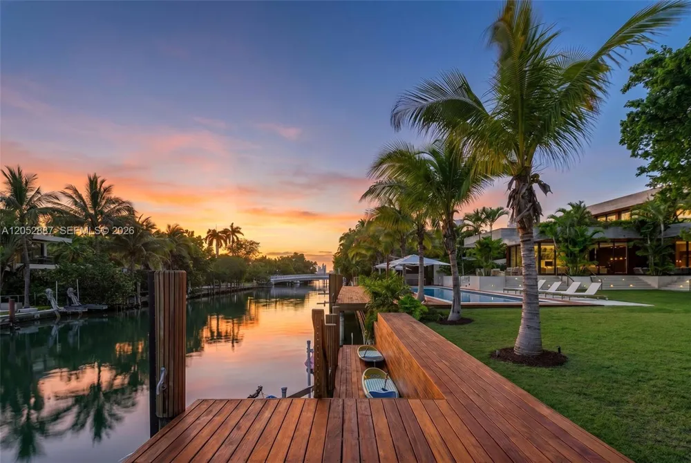 1420 W 23rd St Miami Beach, FL 33140
