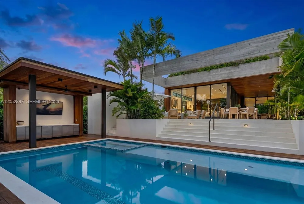 1420 W 23rd St Miami Beach, FL 33140