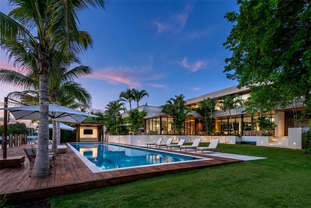 1420 W 23rd St Miami Beach, FL 33140