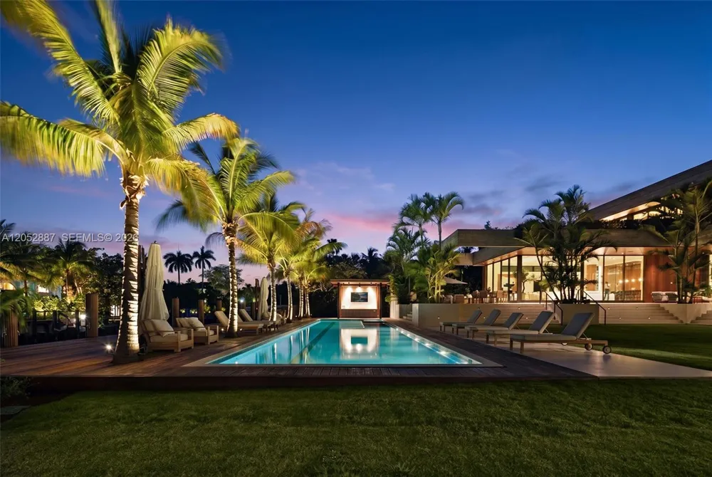 1420 W 23rd St Miami Beach, FL 33140