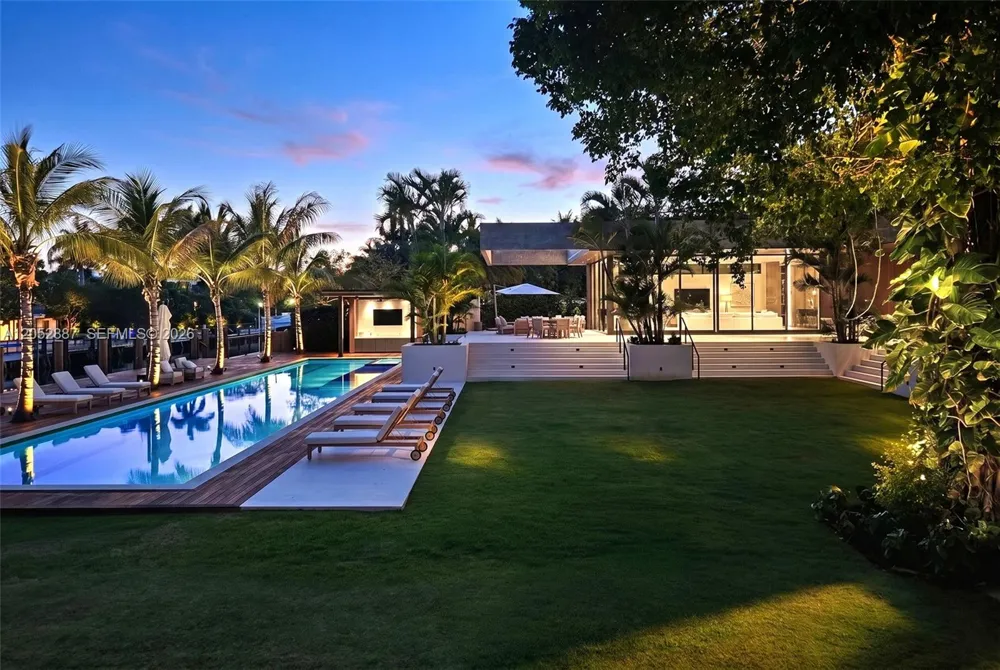 1420 W 23rd St Miami Beach, FL 33140