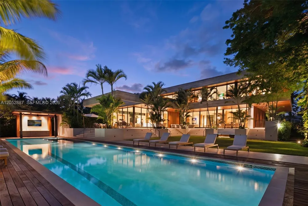 1420 W 23rd St Miami Beach, FL 33140