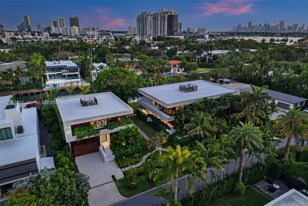 1420 W 23rd St Miami Beach, FL 33140