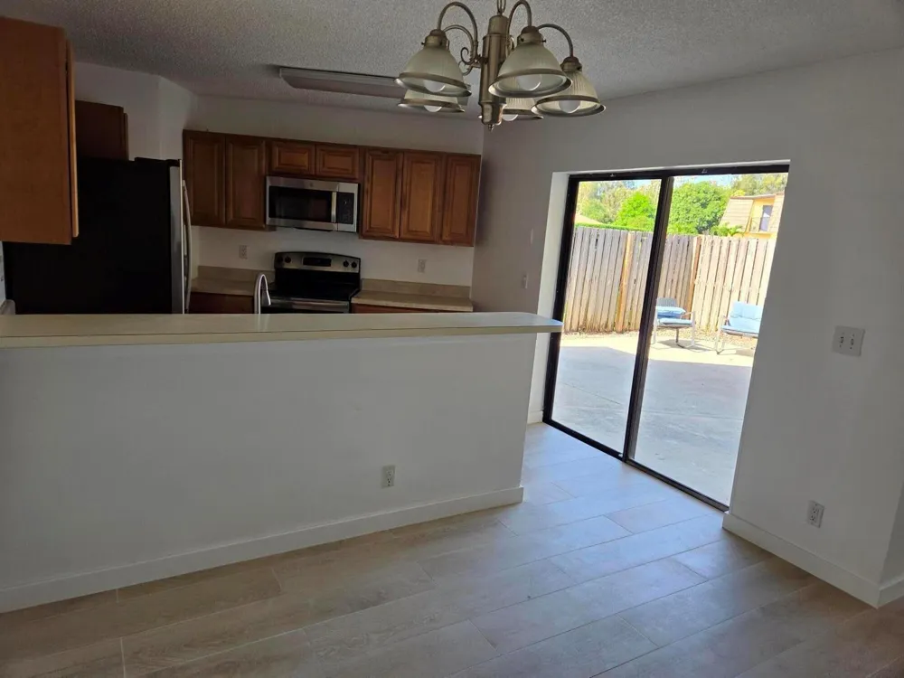 22 Springdale Circle Palm Springs, FL 33461