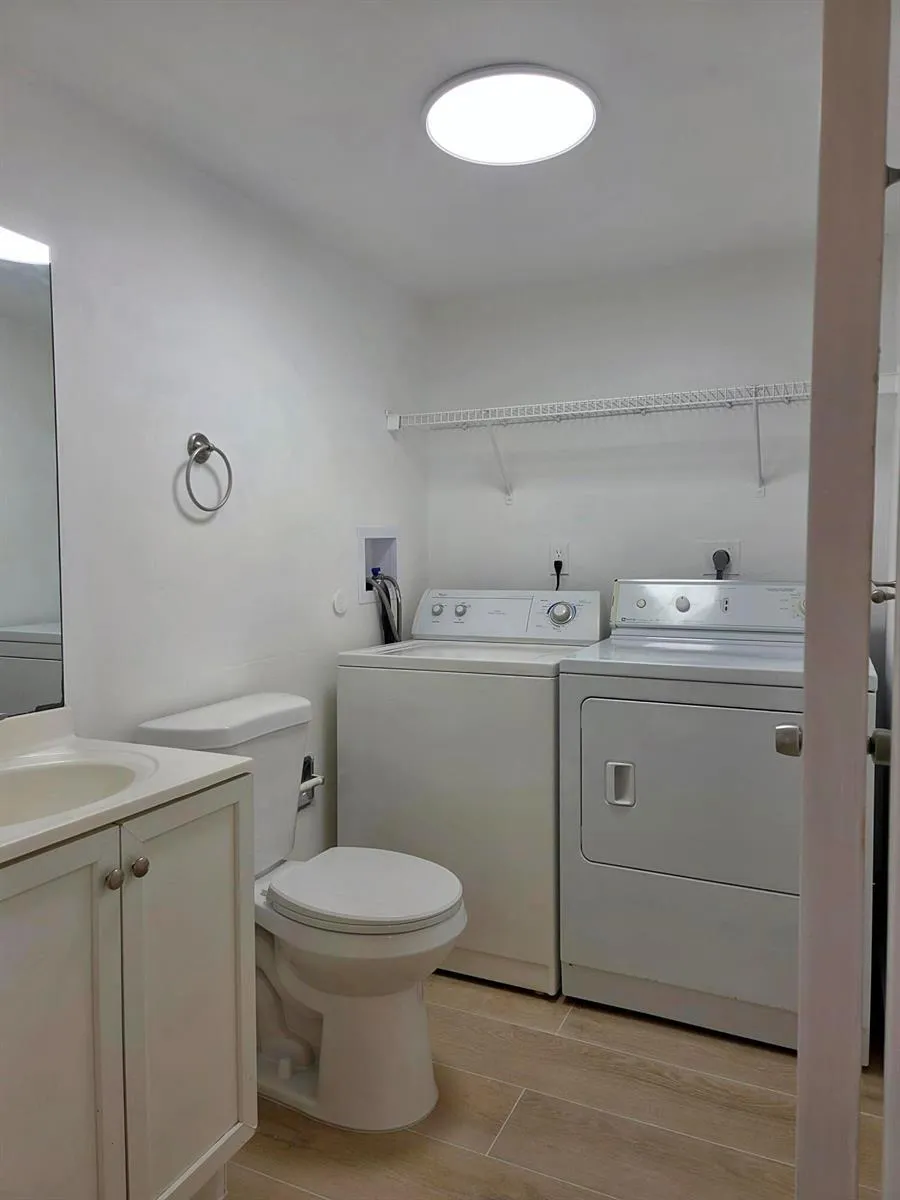 22 Springdale Circle Palm Springs, FL 33461