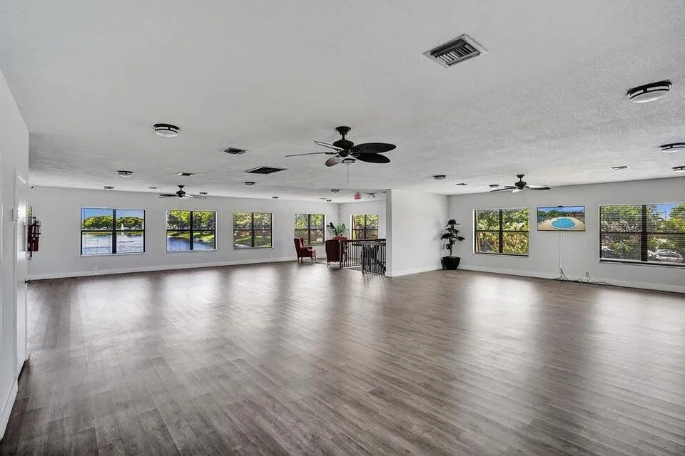 22 Springdale Circle Palm Springs, FL 33461