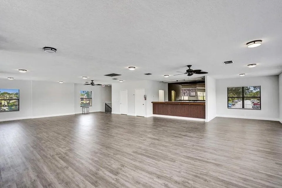 22 Springdale Circle Palm Springs, FL 33461