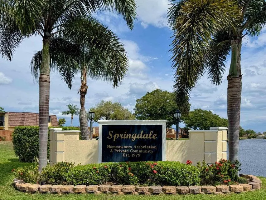 22 Springdale Circle Palm Springs, FL 33461