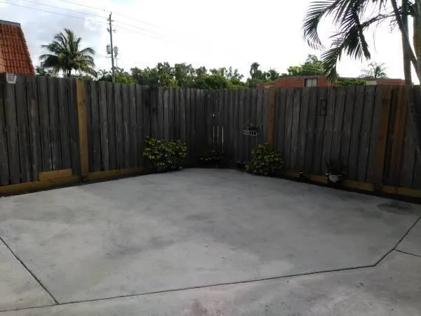 22 Springdale Circle Palm Springs, FL 33461