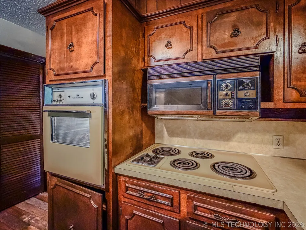 23458 E 878 ROAD Park Hill, OK 74451