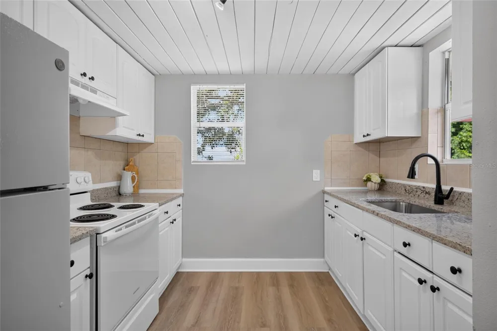 2947 GILLESPIE AVENUE Sarasota, FL 34234