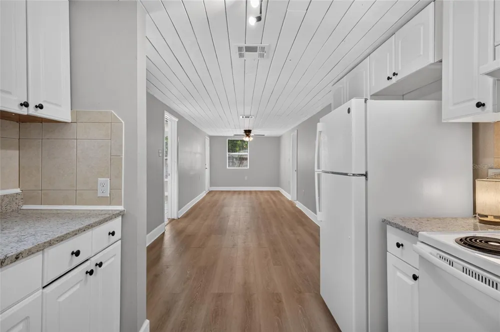 2947 GILLESPIE AVENUE Sarasota, FL 34234