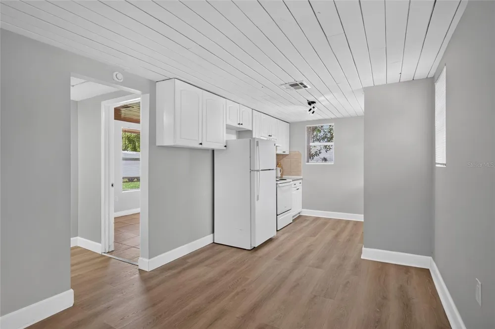 2947 GILLESPIE AVENUE Sarasota, FL 34234