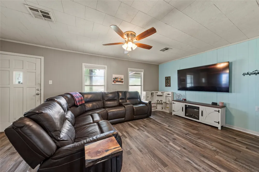309 S Fairpark Street Riesel, TX 76682