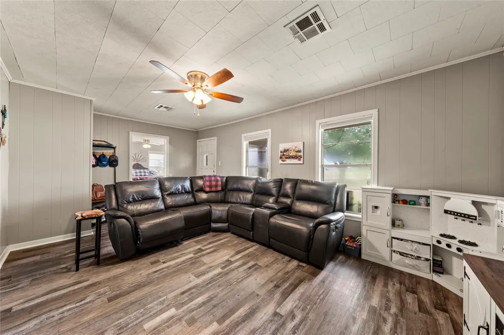 309 S Fairpark Street Riesel, TX 76682