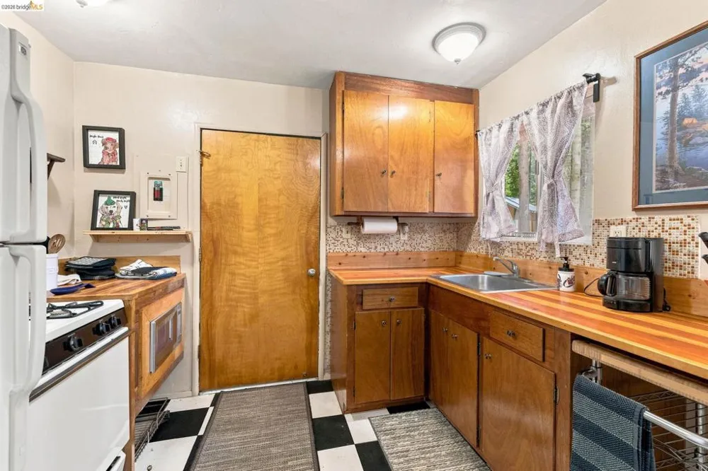 26457 Crystal Rd Long Barn, CA 95335