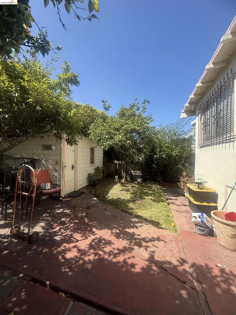 1862 66Th Ave Oakland, CA 94621