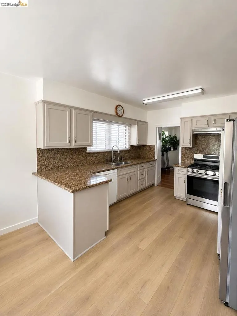 1862 66Th Ave Oakland, CA 94621
