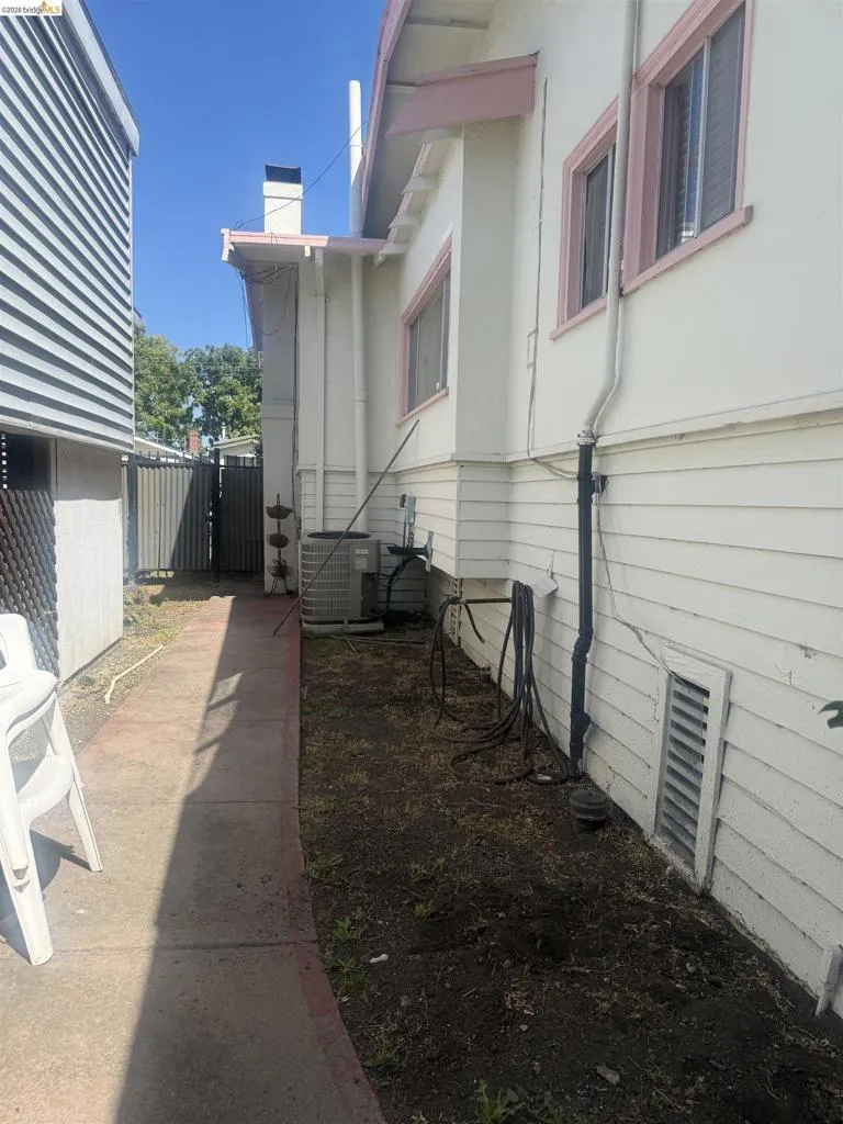 1862 66Th Ave Oakland, CA 94621