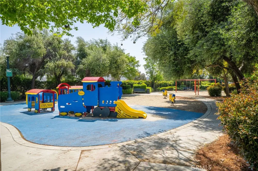 704 W 1st Street Claremont, CA 91711