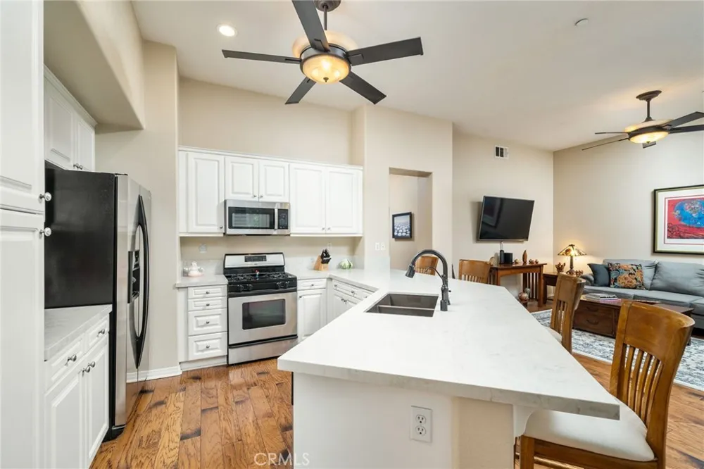704 W 1st Street Claremont, CA 91711