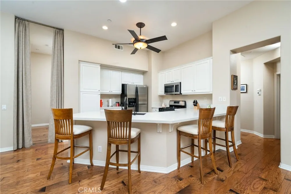 704 W 1st Street Claremont, CA 91711