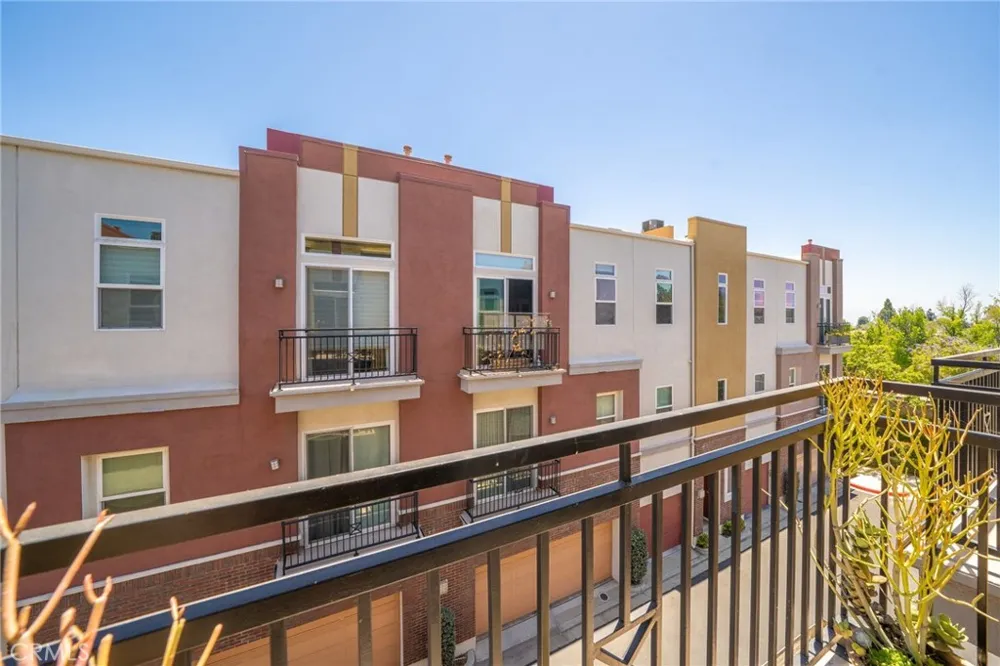 704 W 1st Street Claremont, CA 91711