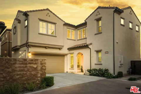 20818 W Bur Oak Circle