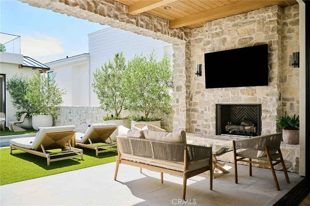 409 Bayview Drive Manhattan Beach, CA 90266
