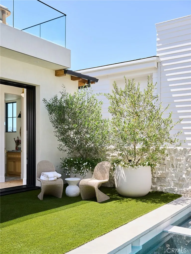 409 Bayview Drive Manhattan Beach, CA 90266