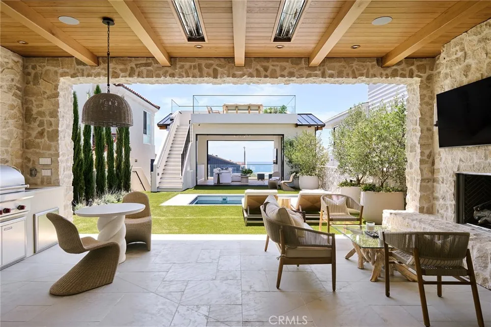 409 Bayview Drive Manhattan Beach, CA 90266
