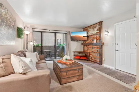 60 S Boulder Circle #6016