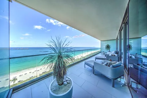 10203 Collins Ave #1502