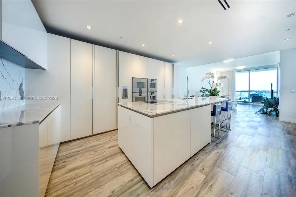 10203 Collins Ave #1502 Bal Harbour, FL 33154