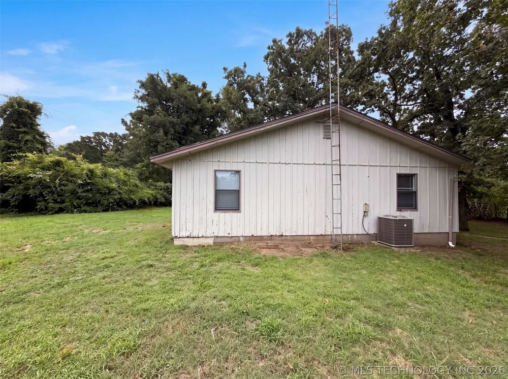 430225 E 1155 ROAD Porum, OK 74455