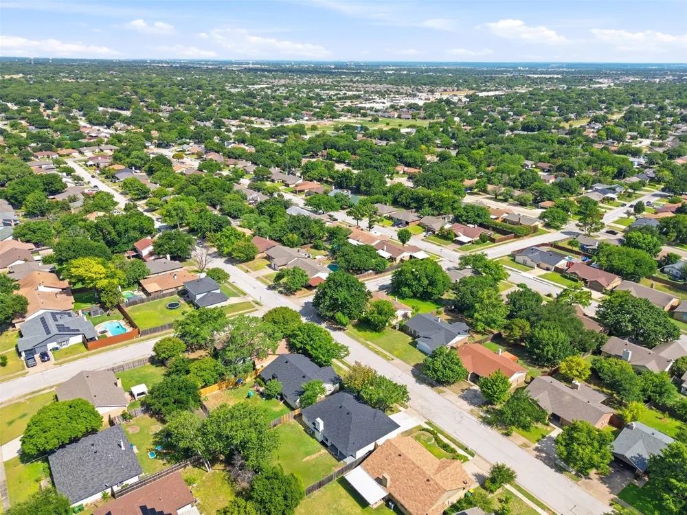 6461 Westridge Drive Watauga, TX 76148