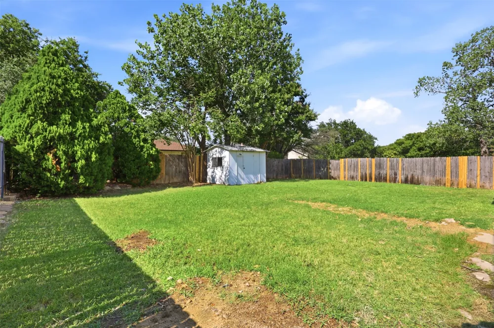 6461 Westridge Drive Watauga, TX 76148