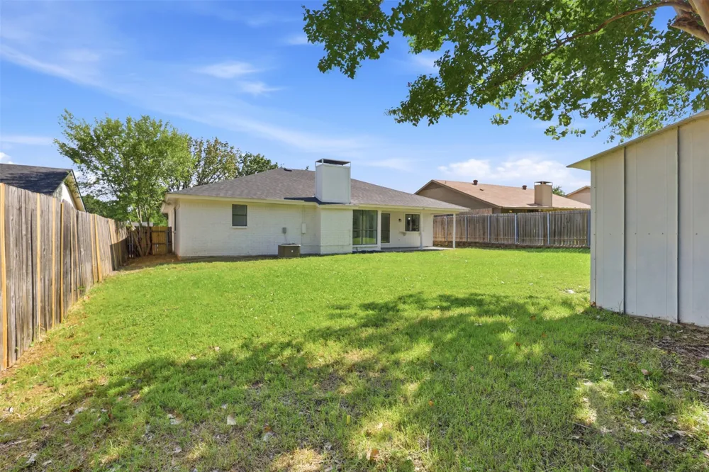 6461 Westridge Drive Watauga, TX 76148