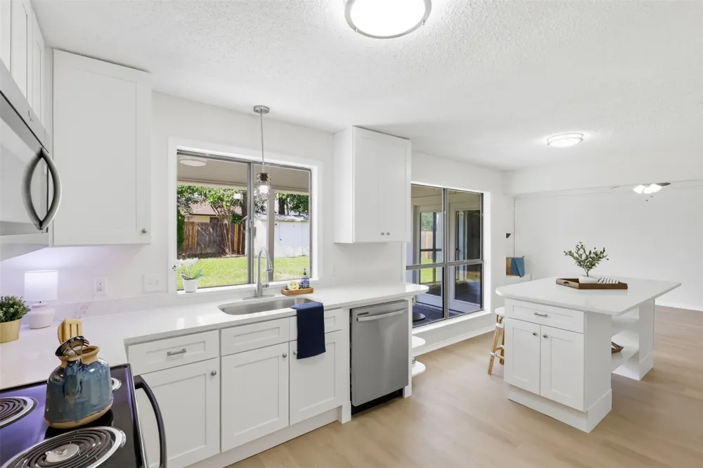 6461 Westridge Drive Watauga, TX 76148